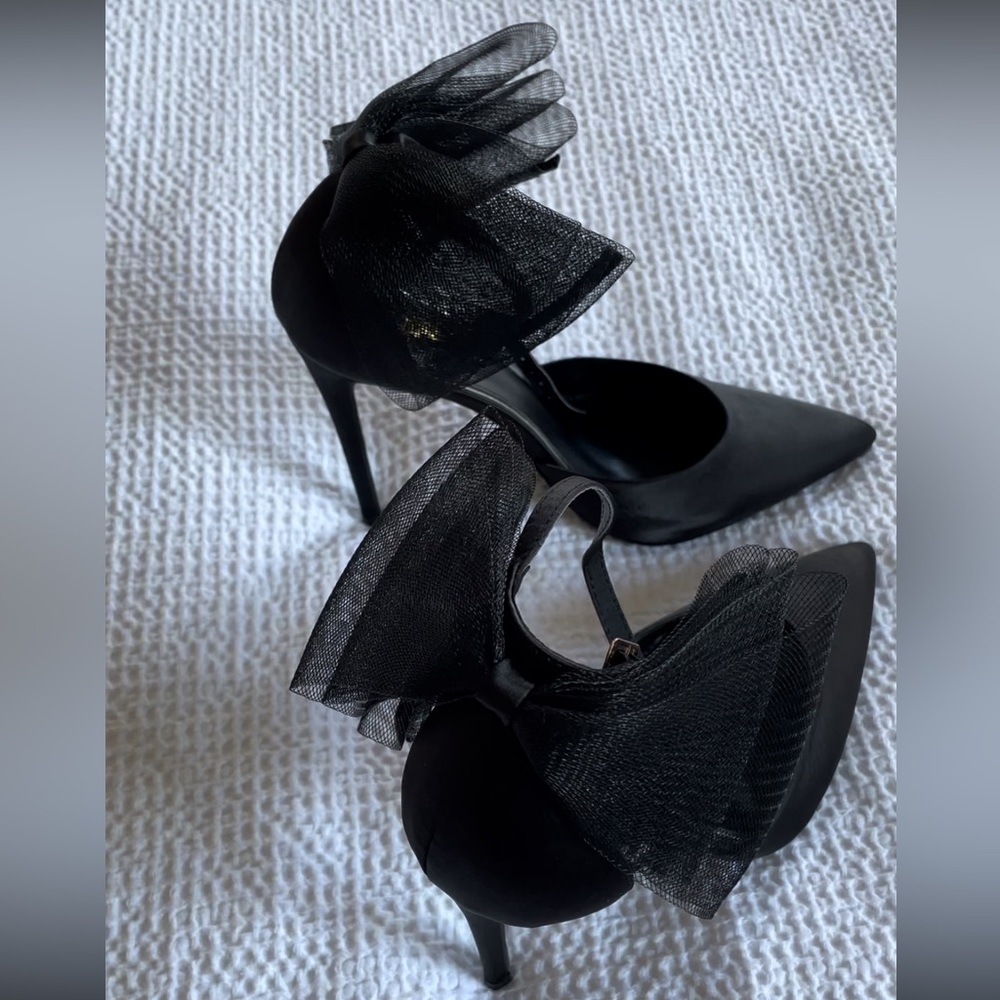 Black Bow Heels